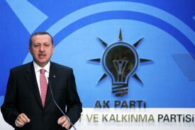 Tureck&yacute; premi&eacute;r Erdogan smlouvu v&iacute;t&aacute;, ale sbl&iacute;žen&iacute; nebude tak rychl&eacute;.