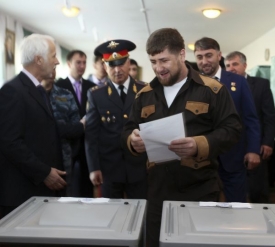 Prezident autonomní Čečny Kadyrov - rovněž Putinův člověk.