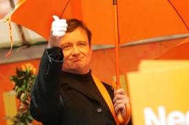 David Rath na m&iacute;tinku. Podle ODS ned&aacute;v&aacute; prostor opozici.