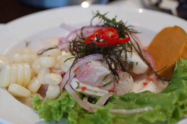 Oblíbenou pochoutkou Peruánců je ceviche. Oblíbenou pochoutkou Peruánců je ceviche.