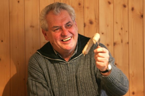 Miloš Zeman půjde se svou stranou do voleb.