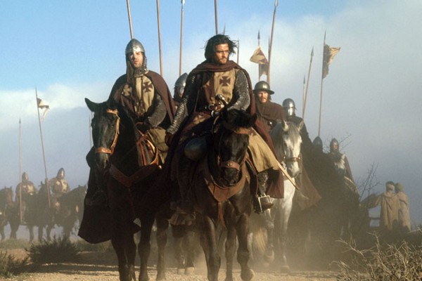 Křižáci táhnou do boje (snímek z filmu Kingdom of heaven).
