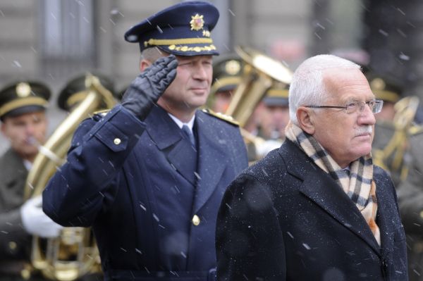 Prezident Klaus s Lisabonem stále nesouhlasí, ale nejspíš ho podepíše.