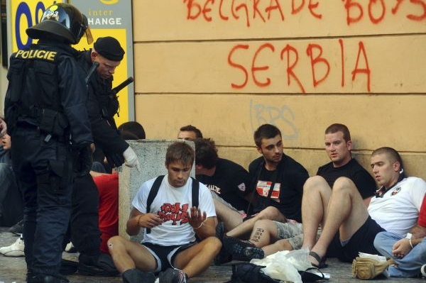 Chuligáni Crvene Zvezdy řádili i v Praze.