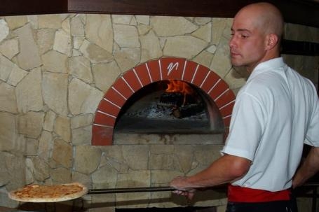 První místo vyhrála pizza Viktora Polenky z Pizzerie U Rejnoka.