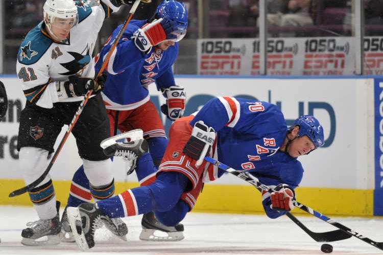 Ani Václav Prospal (vpravo) nemohl NY Rangers zdolat San Jose.