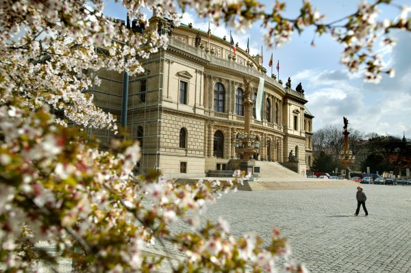 Rudolfinum zažívá jaro na podzim. Rudolfinum zažívá jaro na podzim.