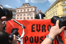 Tomáš Vandas na mítinku k eurovolbám. Tomáš Vandas na mítinku k eurovolbám.