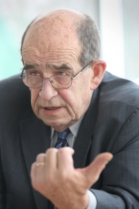 Ombudsman Otakar Motejl. Za plzeňskou kauzou vidí soud a média.
