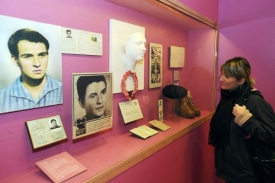 Část expozice na Vítkově je věnovaná Janu Palachovi.