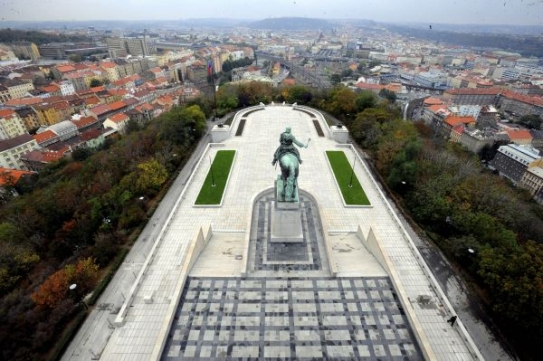 Národní památník na pražském Vítkově.