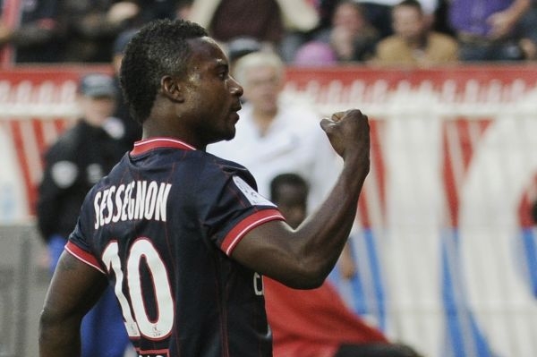 Duel PSG byl odložen kvůli třem případům prasečí chřipky.