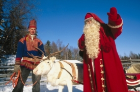 Do Santovy vesničky l&eacute;t&aacute; d&iacute;ky krizi m&eacute;ně turistů.