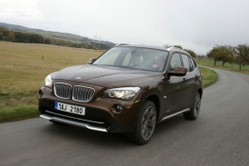 BMW X1 je nižší než obvyklá kompaktní SUV. A podle toho také jezdí.
