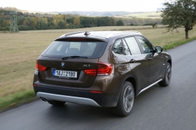 Bratrovrah? BMW X1 je jen asi o 12 centimetrů kratší než větší a dražší sourozenec X3. Přitom nabídne skoro stejně prostoru.