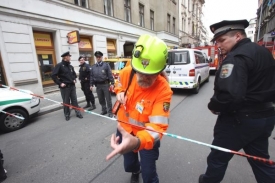 Policie na místě nehodu vyšetřuje. (ilustrační foto)