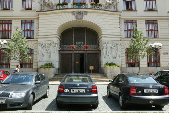 Přímo v budově pražského magistrátu zemřel zastupitel Petr Zajíček.