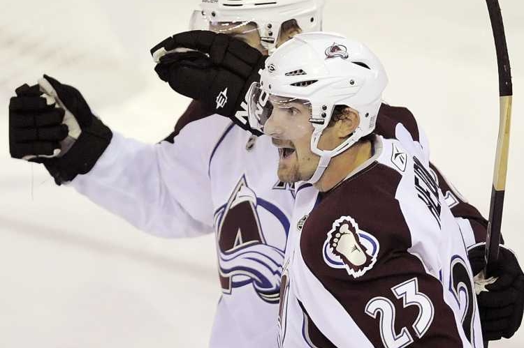 Milan Hejduk se těší ze své trefy do sítě Edmontonu.