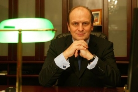 Gandalovičův nápad se s nadšenými reakcemi kolegů nesetkal.