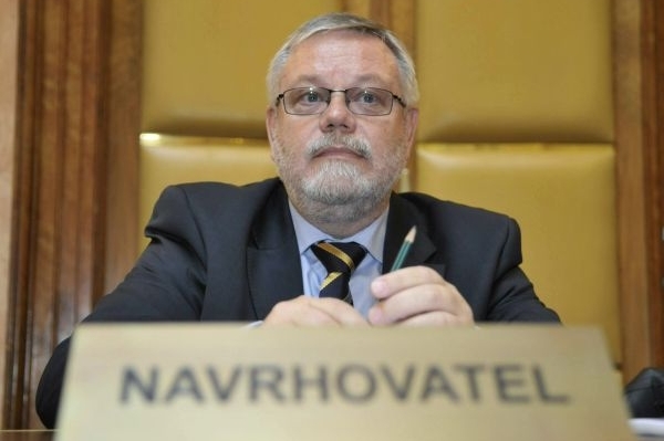 Jiří Oberfalzer zastupuje odpůrce Lisabonu. Jiří Oberfalzer zastupuje odpůrce Lisabonu.