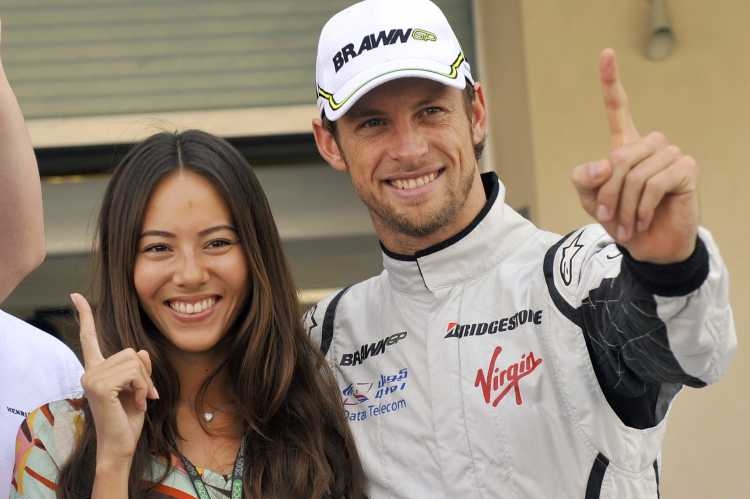 Nový mistr světa formule 1 Brit Jenson Button s přítelkyní.