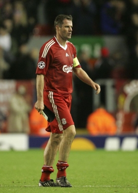 Zaskakuj&iacute;c&iacute; kapit&aacute;n Jamie Carragher byl proti Fulhamu vyloučen. Opět.
