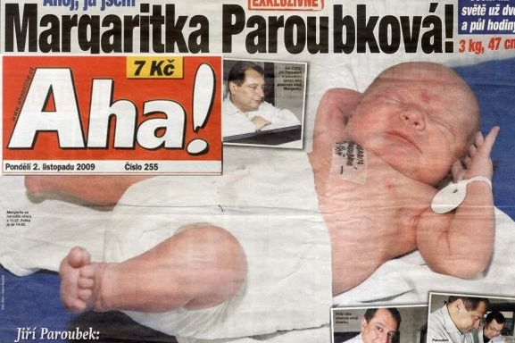 Dcerka na prodej. Paroubek ví, jak se dostat do médií.