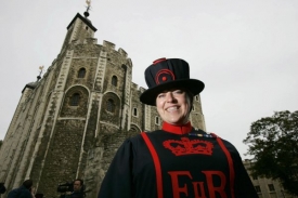 Londýnský hrad Tower a Moira Cameronová.