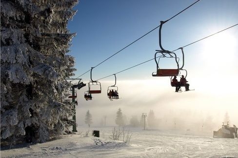 Šumava se poprvé po 13 letech jednání nebrání vybudování lanovky. Šumava se poprvé po 13 letech jednání nebrání vybudování lanovky.