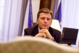 Předseda sněmovny Miloslav Vlček.