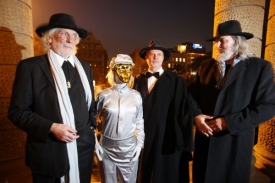 Autoři při slavnostní premiéře lyrikálu Kudykam.