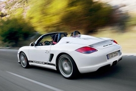 Boxster Spyder akceleruje na stovku za 4,8 sekundy.