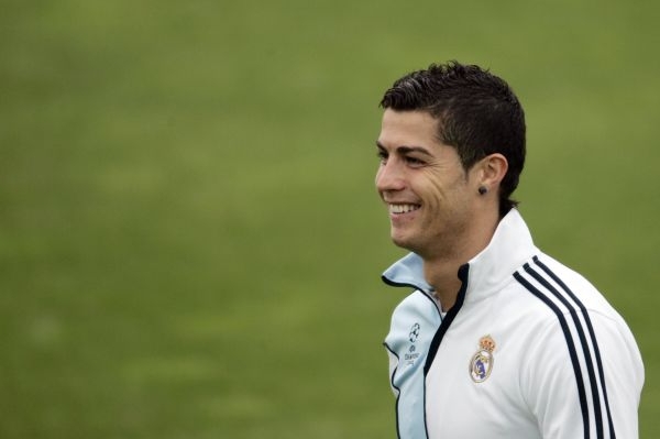 Cristiano Ronaldo může zápasy Realu sledovat zatím jen ze střídačky. Cristiano Ronaldo může zápasy Realu sledovat zatím jen ze střídačky.