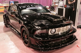 Upraven&yacute; Ford Mustang nen&iacute; na SEMA nič&iacute;m zvl&aacute;&scaron;tn&iacute;. Vět&scaron;inou.