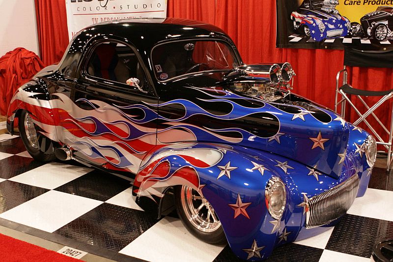 Podivností, jako je Willys roadster, lze spatřit v Las Vegas mnoho. Podivností, jako je Willys roadster, lze spatřit v Las Vegas mnoho.