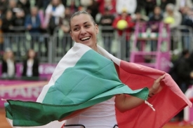 Flavia Pennettaová se raduje z triumfu ve Fed Cupu.