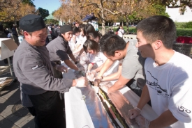V Berkeley připravili o v&iacute;kendu rekordn&iacute; kalifornskou rolku.