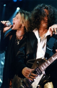 Steven Tyler a Joe Perry.