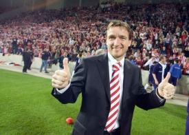 Vladimír Šmicer při otevírání nového stadionu v Edenu v roce 2008.