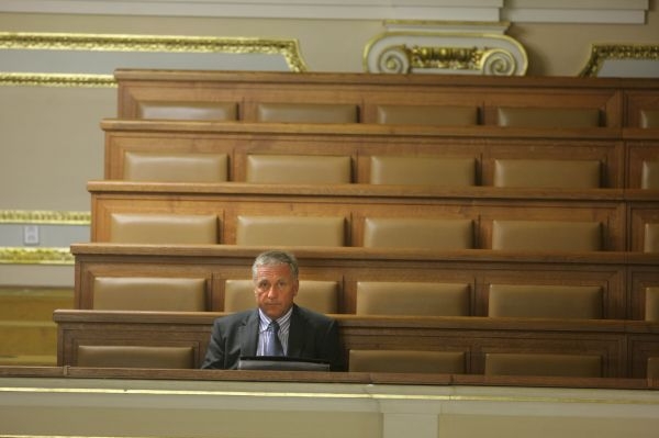 Regiony vyčítají Topolánkovi složení poslaneckého mandátu. 