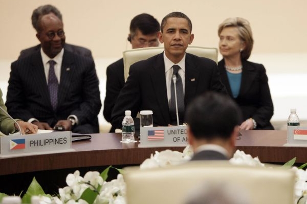 Ekonomiky ve světě začínají opět růst, tvrdí Obama. Ekonomiky ve světě začínají opět růst, tvrdí Obama.
