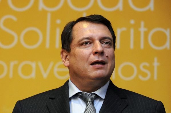 ČSSD novou koncepci štítu neodmítá, hodlá vyvolat širokou diskusi.
