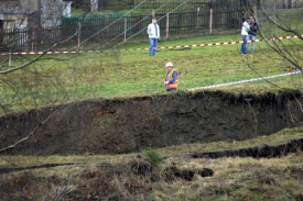 Čtyři zaměstnance čeká policejní výslech.