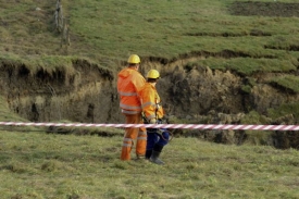 Tunel v Mostech u Jablunkova se poprvé zřítil už v neděli.