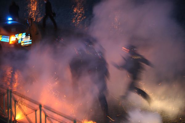 Policisté zasáhli proti stovce radikálů. 