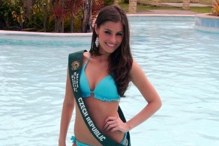Tereza Budková na Miss Earth 2009.