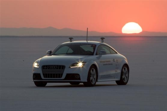 Robotickému Audi TTS říkají ve Stanfordu Shelley.
