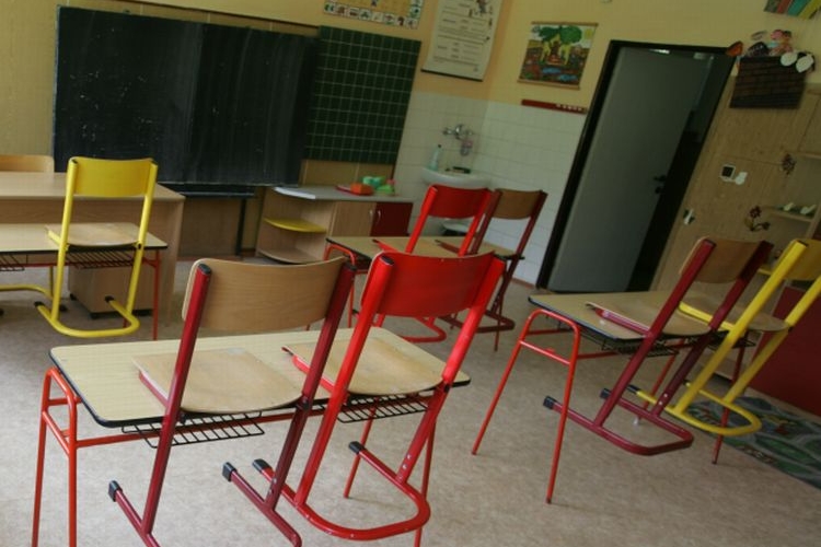 Školy v Moravskoslezském kraji se vyprazdňují kvůli chřipce.