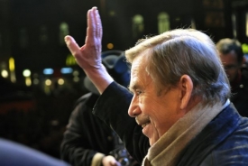 Havel zdraví své příznivce.