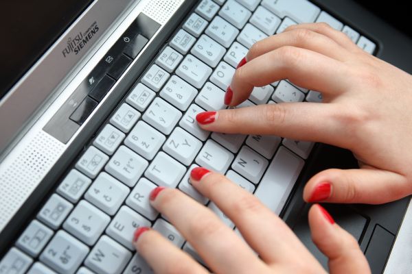 Prodej PC v Česku meziročně klesl